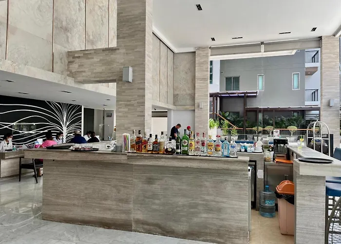 Patong Beachfront Studio 2 Mins Walk 2 Patong Beach